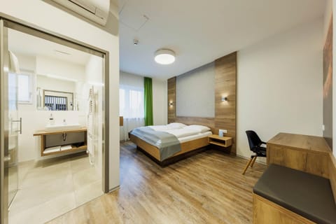 Bathroom, Photo of the whole room, Bedroom
