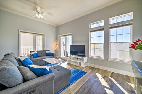 Sunny PCB Home with Balcony Steps to the Beach! House in Laguna Beach