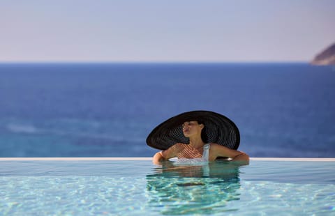 Day, People, Natural landscape, Pool view, Sea view, Swimming pool