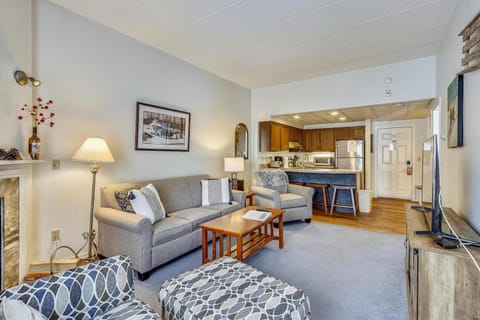 Pico C103 House in Mendon