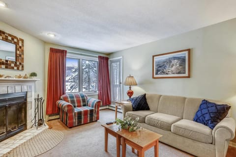 Pico E205 House in Mendon