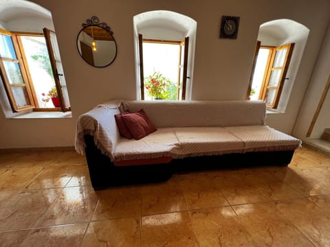 Emilios Traditional Villa Apartment in Dhërmi