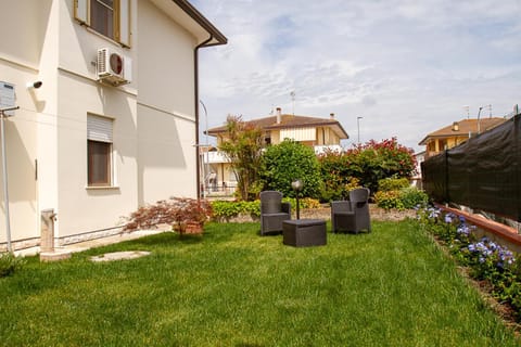 Property building, Garden, Garden view