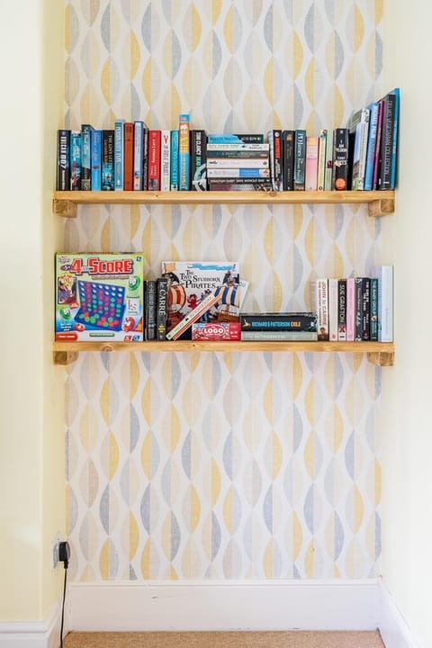 Fantastic, Spacious 3 Bedroom House With Garden House in Bath