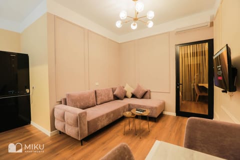 TV and multimedia, Living room, Seating area, wardrobe