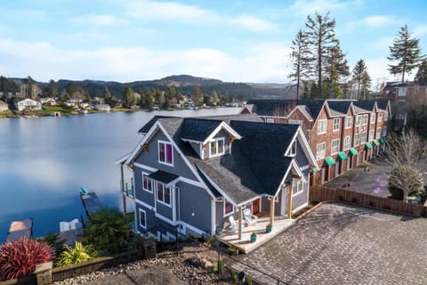 Lake Escape House in Devils Lake