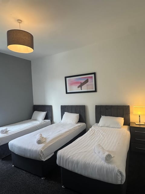 4 BR, Large & Modern Private House Central Location House in Newcastle upon Tyne