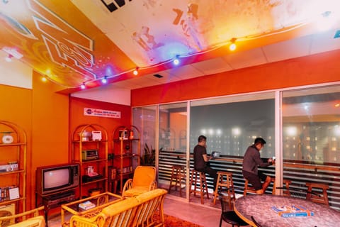 Communal lounge/ TV room, Living room, Seating area