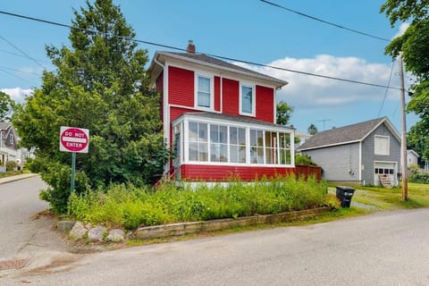 Property building, Day, Street view