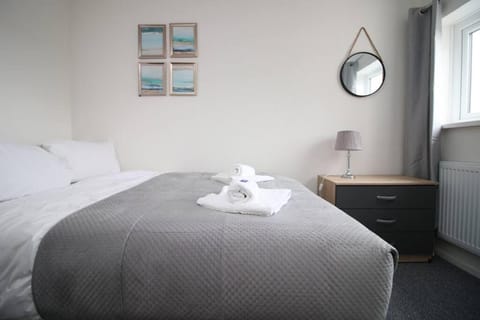 Family Home in the Charming Coastal Town of Barry House in Barry