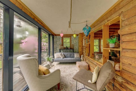 Hot Tub, Fire Pit Waynesville Getaway Near Hiking House in East Fork