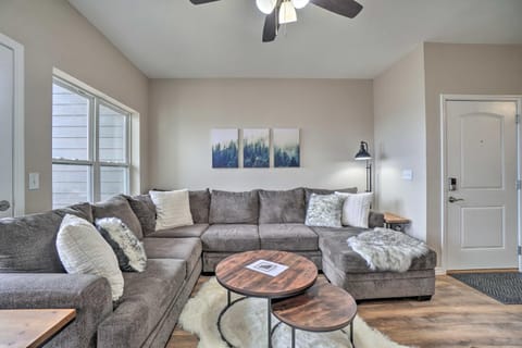Family-Friendly Branson Condo about 3 Mi to Strip Apartment in Branson