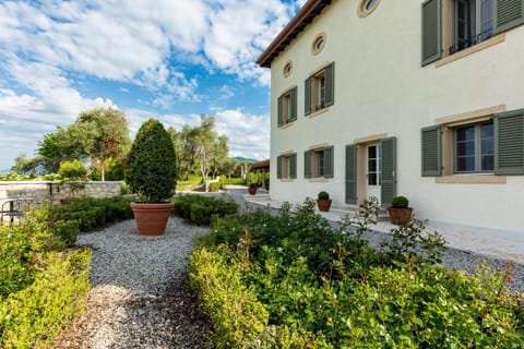 Property building, Garden