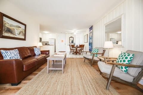 D102 - Pierview Retreat House in Oceanside