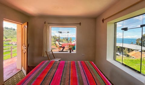 Bed, Balcony/Terrace, Bedroom, Lake view