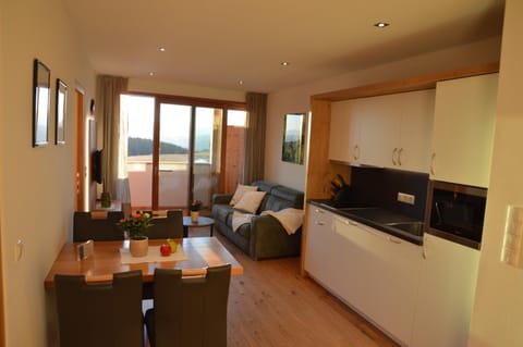 Kitchen or kitchenette, Living room, Seating area