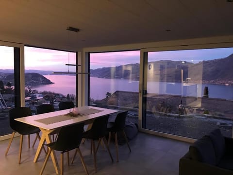 Dining area, Lake view