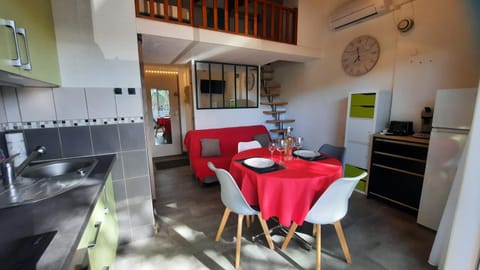 Living room, dishwasher