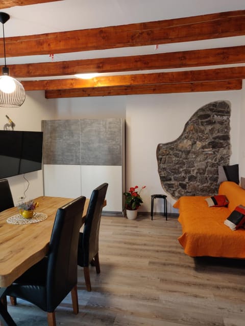 TV and multimedia, Living room, Dining area