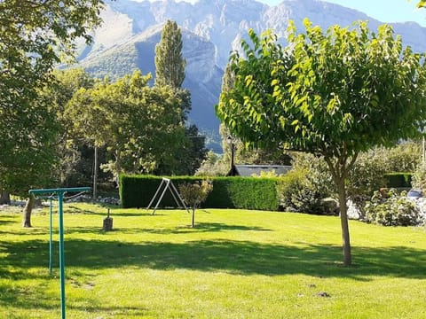 Reflets de montagnes House in Provence-Alpes-Côte d'Azur