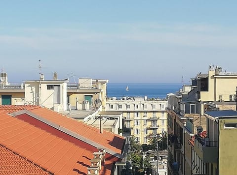 AlisHome City Centre-Beach-Ariston-Casino Apartment in Sanremo