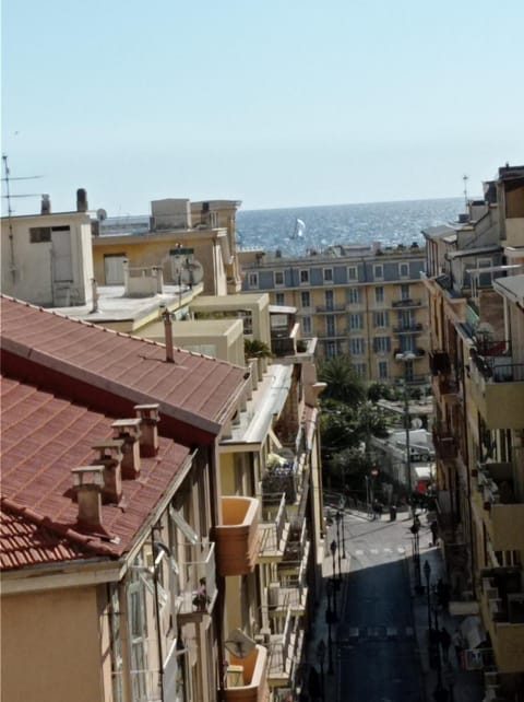 AlisHome City Centre-Beach-Ariston-Casino Apartment in Sanremo