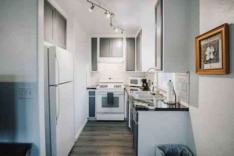 Kitchen or kitchenette, oven, stove