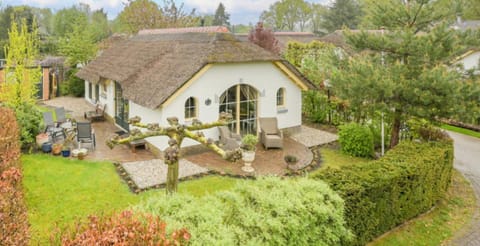 Property building, Spring, Day, Natural landscape, Garden, Garden view