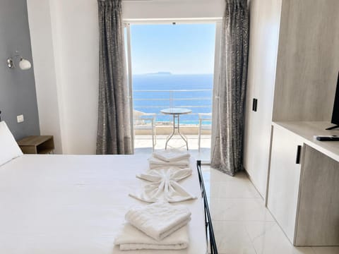 Balcony/Terrace, Sea view, towels