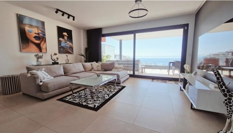 Communal lounge/ TV room, Natural landscape