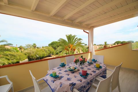 Property building, Patio, View (from property/room), Balcony/Terrace, Dining area