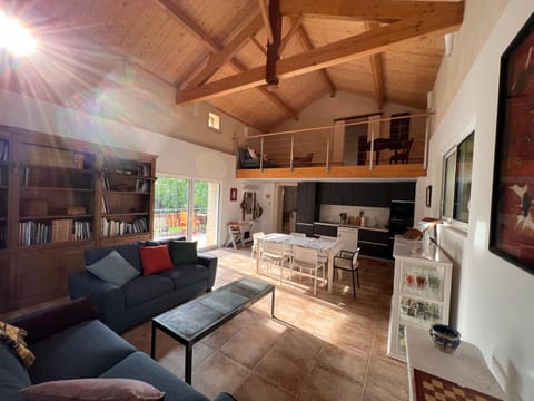 Library, Living room, Lunch, kitchen