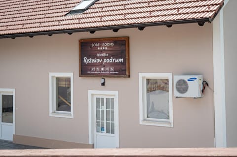 Logo/Certificate/Sign