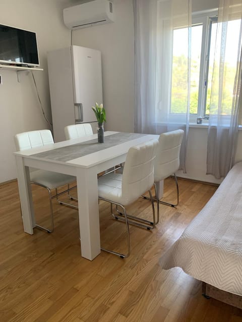 Apartmaji Amitis Apartment in Portorož