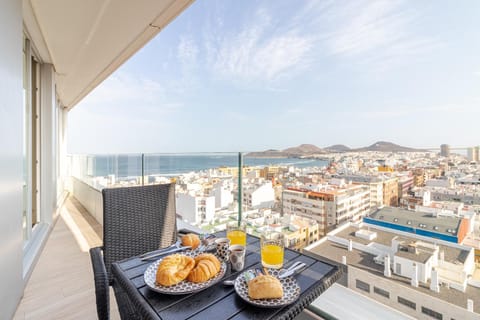 Balcony/Terrace, City view