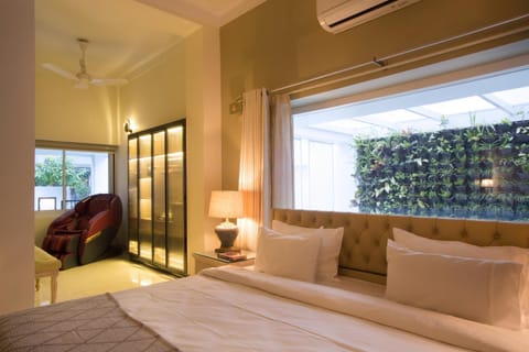 Bedroom, Garden view