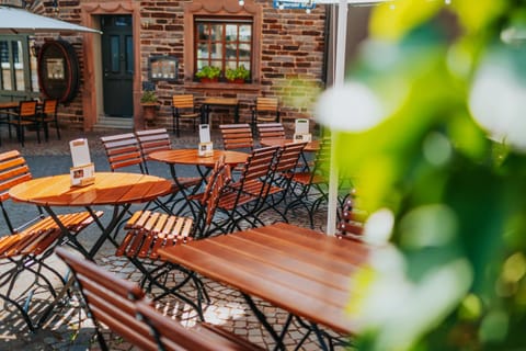 Restaurant/places to eat, Restaurant/places to eat