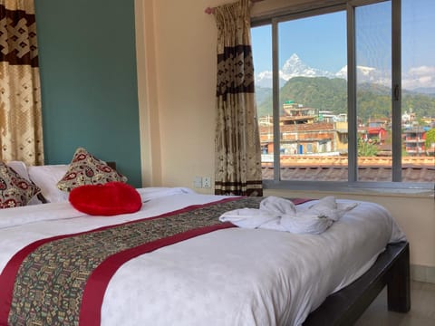 Bedroom, Mountain view, Breakfast