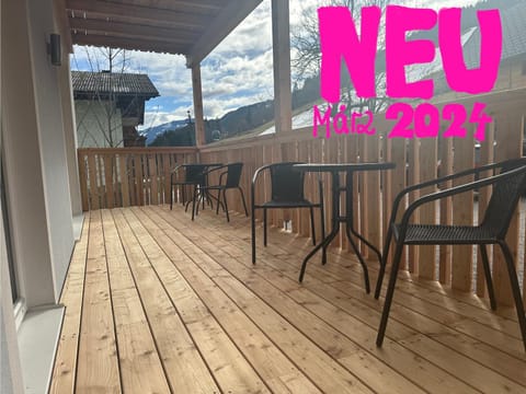 Property building, Balcony/Terrace, Balcony/Terrace