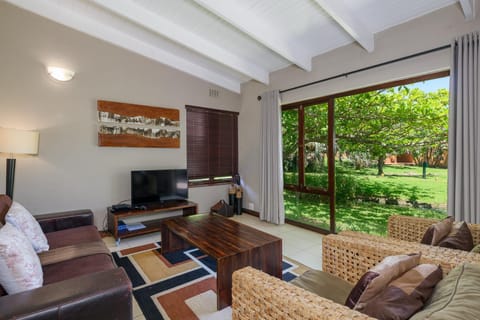 TV and multimedia, Living room, Garden view