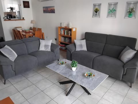 2 bedroom townhouse lower peyia paphos Cyprus House in Peyia