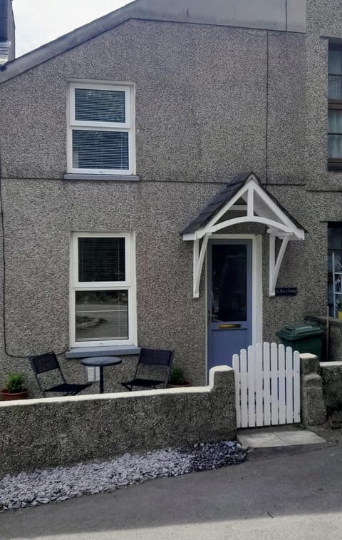 Cosy Mews House Close to Harbour House in Porthmadog