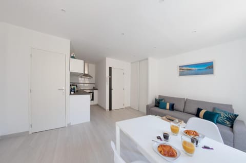 Studio lumineux Place de Lenche Panier Marseille Apartment in Marseille