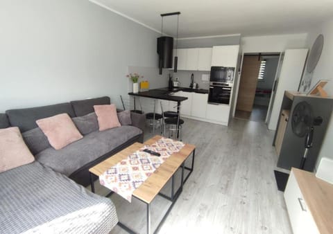 TV and multimedia, Kitchen or kitchenette, Living room, Other, Other, Other, Seating area, Dining area, stove