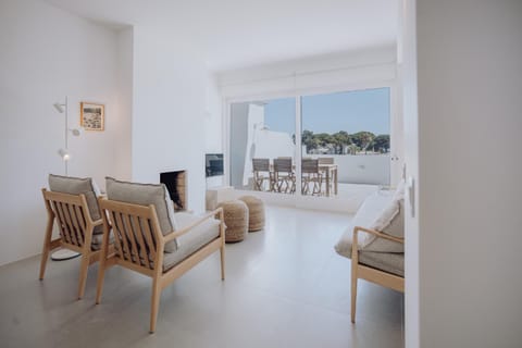 Balcony/Terrace, Living room