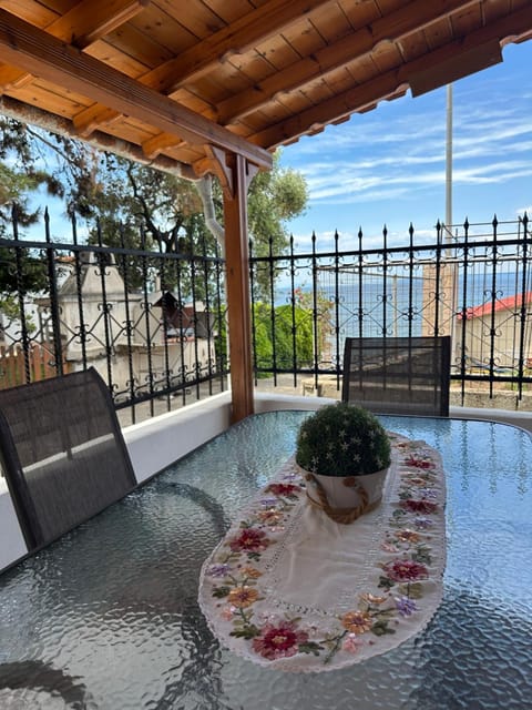 Natural landscape, Balcony/Terrace, Sea view