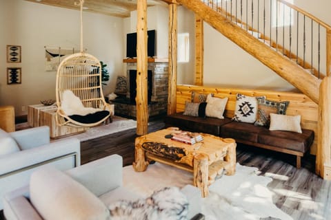 Adobe-Style Retreat - Game Room - 8 Mins to Breck House in Blue River