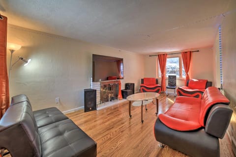 Cute Home with Patio about 7 Mi to Dtwn Pittsburgh House in Mount Lebanon