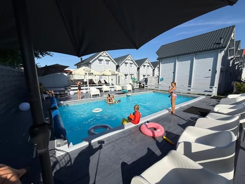 Day, Pool view, Swimming pool, sunbed