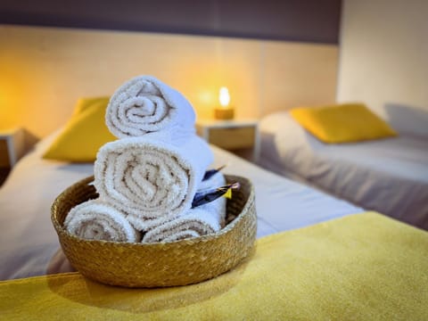 Bedroom, towels